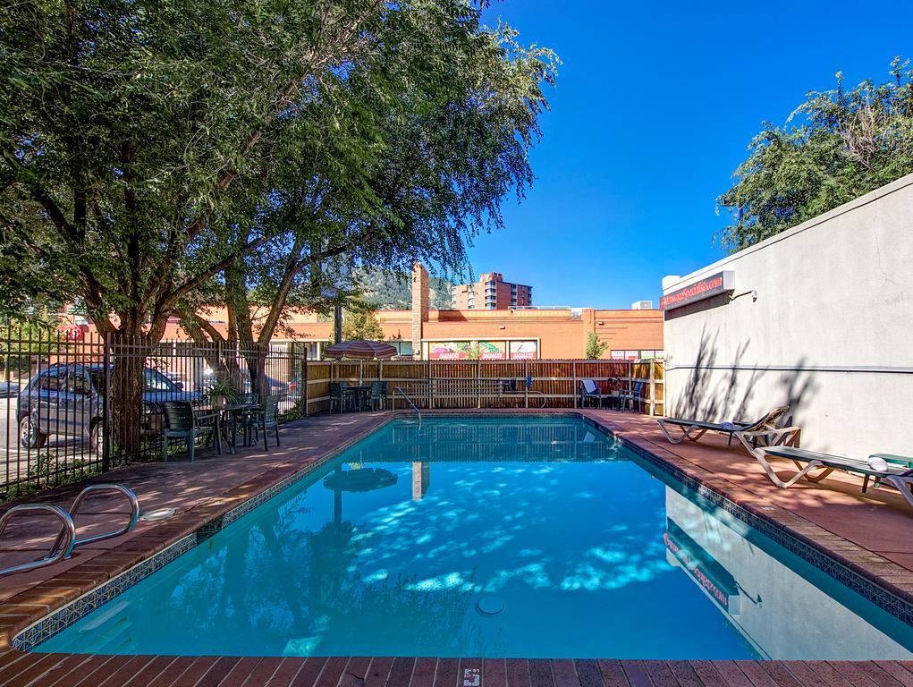Boulder University Inn Ngoại thất bức ảnh