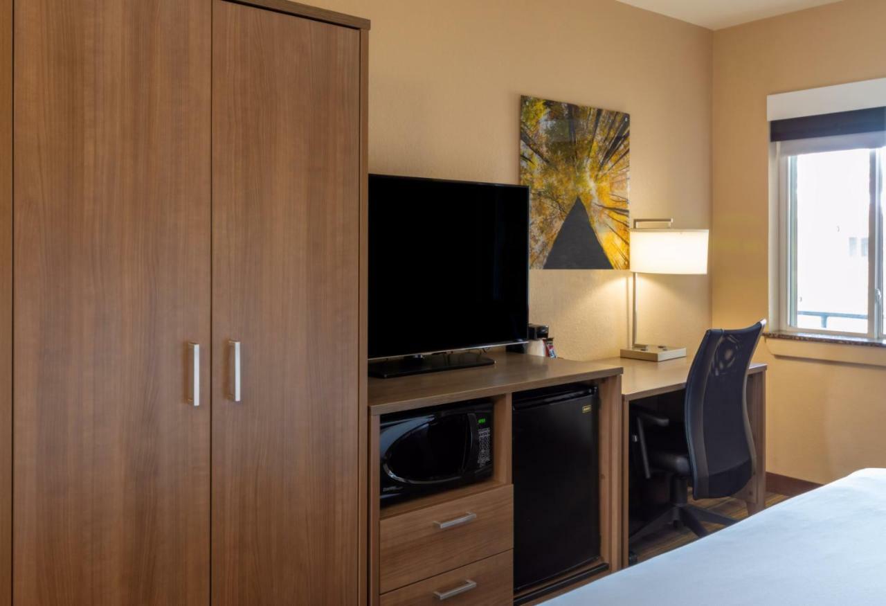 Boulder University Inn Ngoại thất bức ảnh