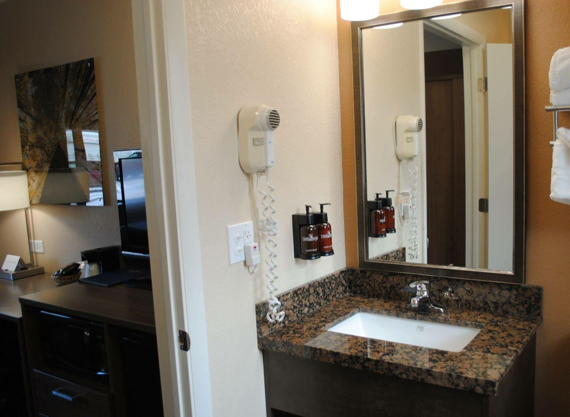 Boulder University Inn Ngoại thất bức ảnh